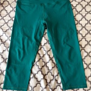Fabletics Women's Teal Capris